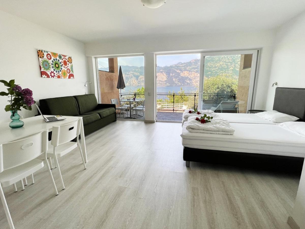 Residence Parco Lago Di Garda Malcesine Exterior photo