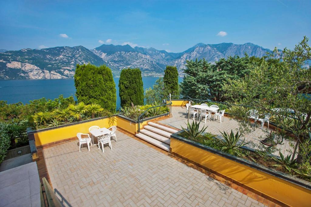 Residence Parco Lago Di Garda Malcesine Exterior photo