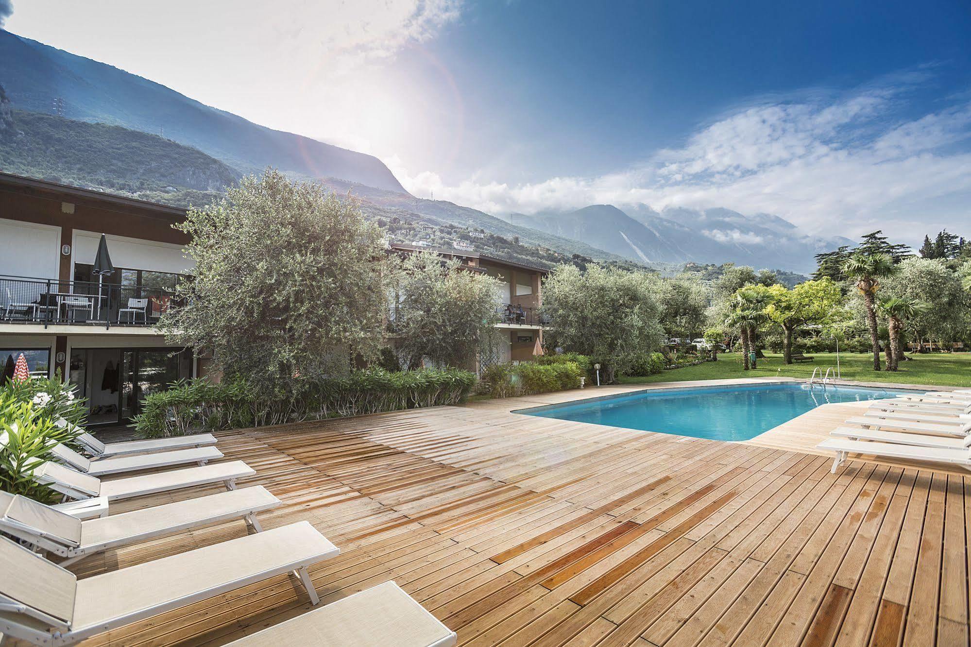 Residence Parco Lago Di Garda Malcesine Exterior photo