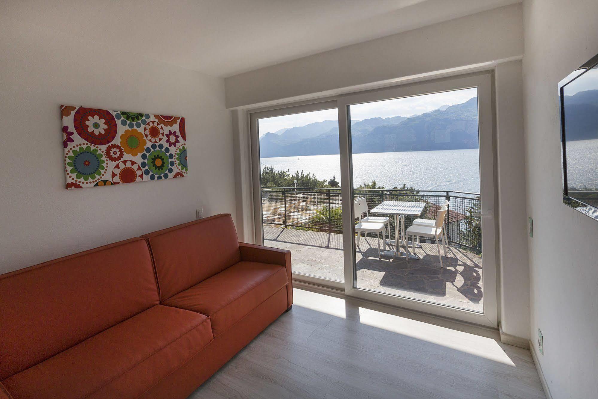 Residence Parco Lago Di Garda Malcesine Exterior photo