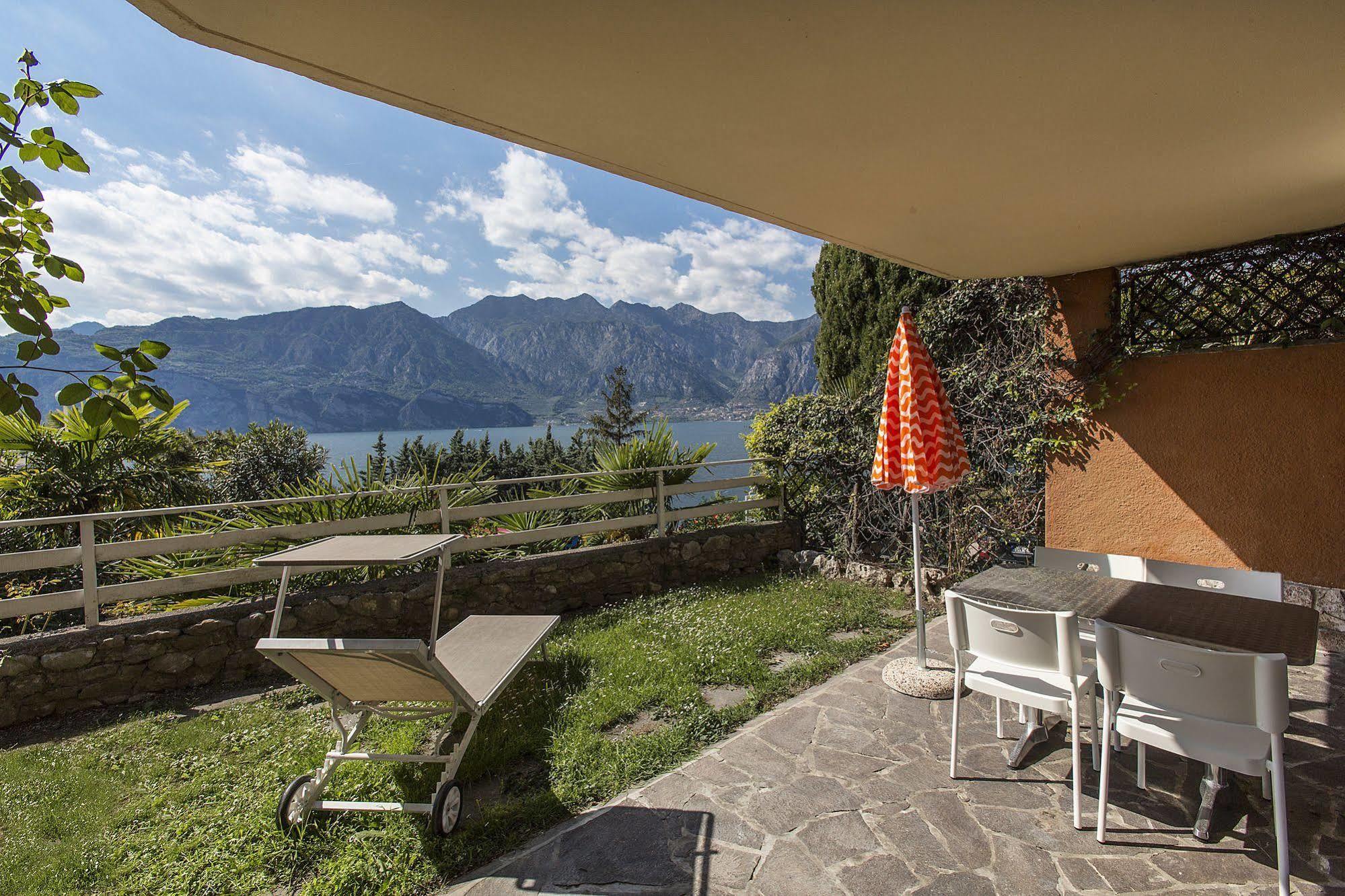 Residence Parco Lago Di Garda Malcesine Exterior photo